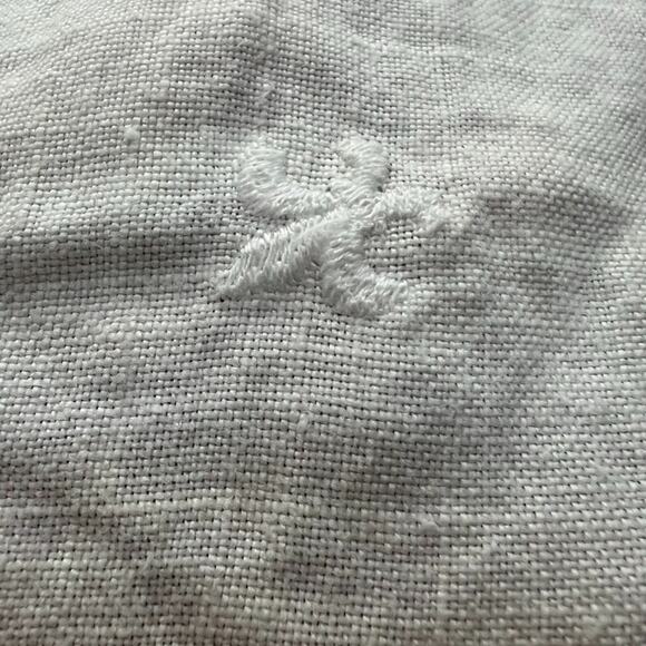 Vintage White Fleur De Lis Embroidered Linen Tablecloth Oval 58" x 90” - Picture 2 of 10